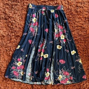 TORRID MAXI FLORAL MAXI SKIRT W/ FRONT SLITS